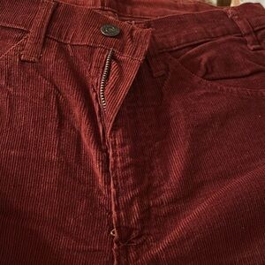 Vintage 90s Levi jeans in rust. Excellent condition. 32W 32L Front/back pockets